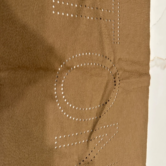 Louis Vuitton Camel color scarf - Picture 5 of 6